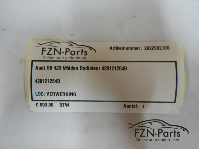Audi R8 420 Midden Radiateur 420121254B
