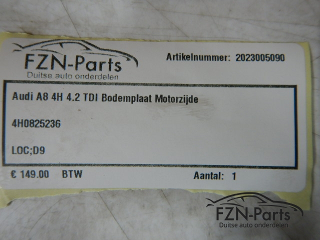 Audi A8 4H 4.2 TDI Bodemplaat Motorzijde