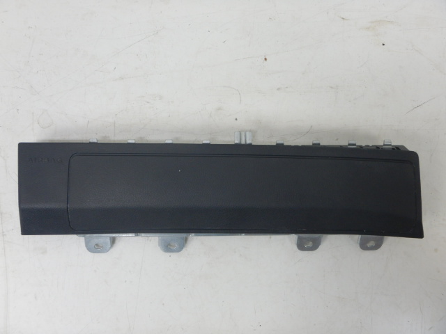 Mercedes-Benz A-Klasse W176 Knieairbag A1768600302