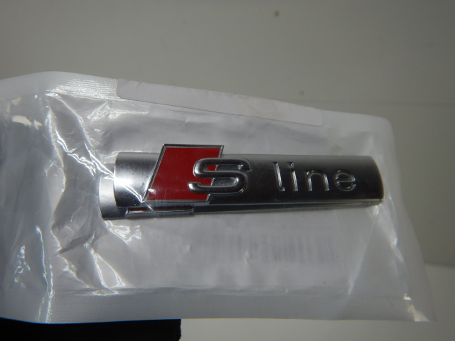 Audi A1 82A S-Line Embleem Logo Zijschermen L + R 8N0853601A