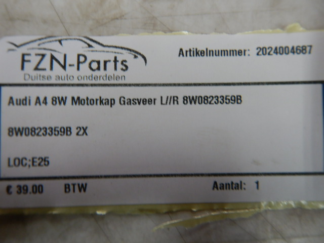 Audi A4 8W Achterklep Gasveren  L / R 8W0823359B