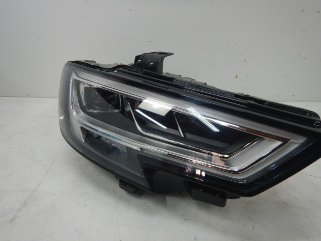 Audi A3 8V Facelift Koplamp Rechts 8V0941034C