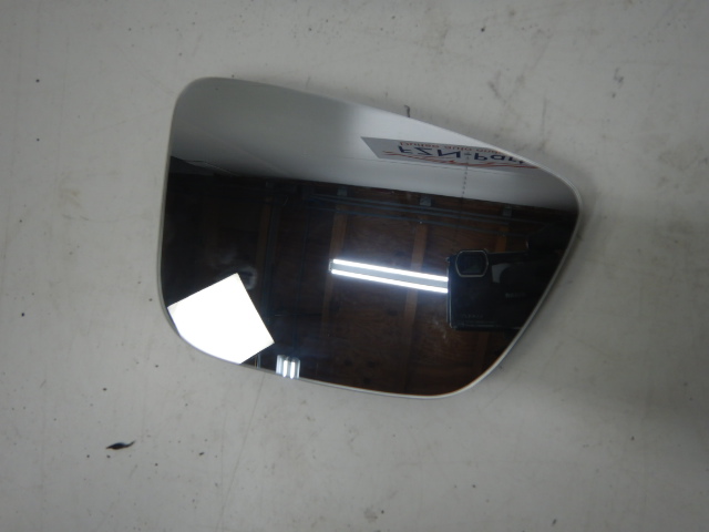 BMW 5-Serie G30 G31 Spiegelglas Rechts 22413060