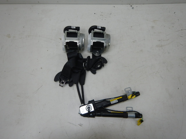 VW Golf  8 Gordelset Voorzijde L + R 5H1857706P