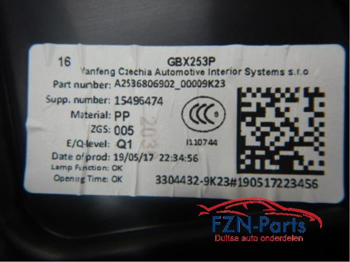Mercedes-benz GLC dashboardkast