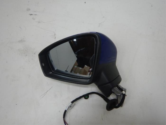 VW Tiguan 5NA Spiegel Links L LD5K Inklapbaar 9-Draads LD5K Elektrisch verstel verwarm en inklapbaarHome comingKleur: LD5K Lapiz BlueZij buiten spiegel huis links linker blauw