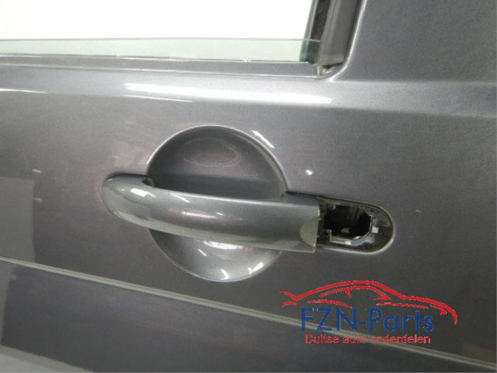 VW Transporter T6.1 Portier Links-voor LR7H Grijs Kleur: LR7H indium grauLakschade en restyle deukje zie fotosPortier deur links linker voorzijde grijs 2.0 TDI 137972 01-07-2019 07-03-2024
2.0 TDI 4motion 114870 01-06-2015 01-12-2019
2.0 TDI 137990 01-10-2019 07-03-2024
2.0 TDI 114864 01-04-2015 01-12-2019
2.0 TDI 4motion 114890 01-06-2015 07-03-2024
2.0 TSI 114881 01-04-2015 01-07-2019
2.0 TDI 138019 01-08-2018 07-03-2024
2.0 TDI 114894 01-04-2015 07-03-2024