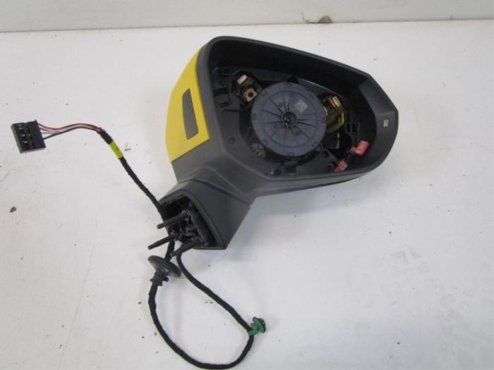 Audi Q2 Spiegel Rechts R Side-Assist Vegasgeel