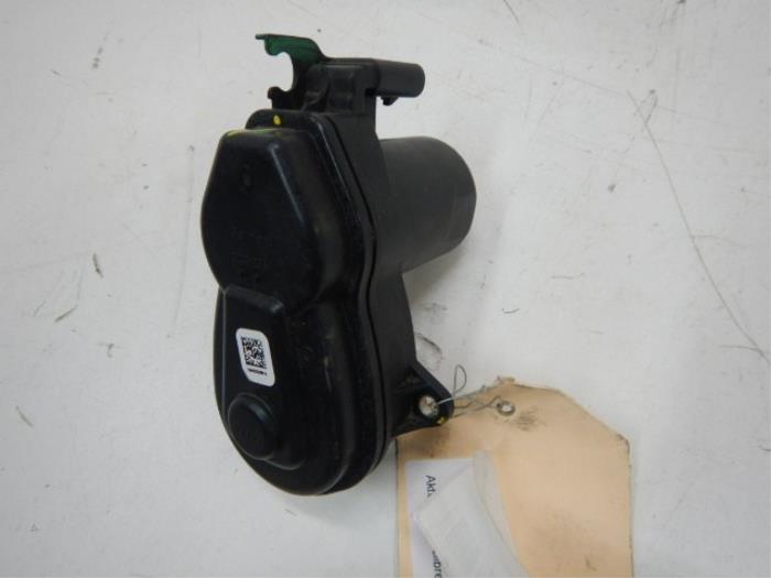 Handrem motor Mercedes Diversen (22738035)