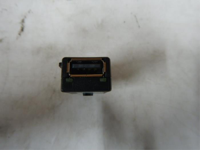 VW Golf 7 AUX/USB Aansluiting Multimedia