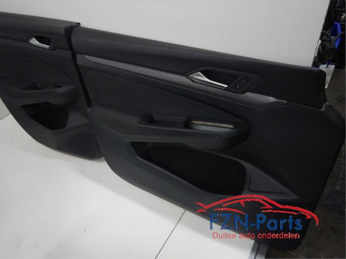 VW Golf 8 5H Interieur Stof Alcantara met Deurpanelen Voorstoelen elektrisch hoogteverstelbaarMassage MIST MODULE Eigen airbags overzetten GEEN STOELVERWARMING5 deurs , Interieur , Stof Alcantara , Stoel Stoelen Achterbank Deurpaneel
