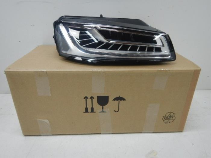 Audi A8 4H Facelift Koplamp Rechts Matrix Led