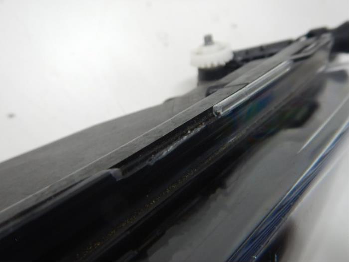 VW Golf Sportsvan Mistlamp Rechts 510941662D 510941662D Lichte schade zie fotos