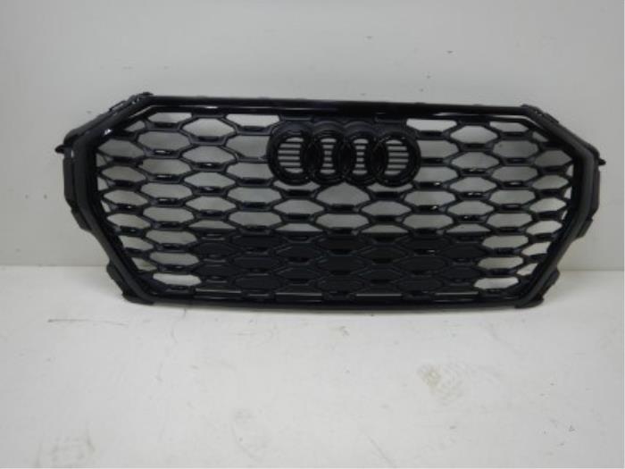 Audi Q3 83F S-Line Grille Hoogglans Zwart