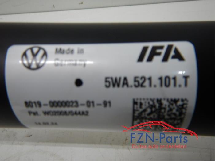 VW Golf 8 R Cardanas