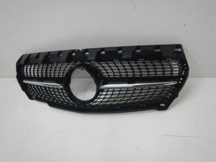 Mercedes-Benz CLA W117 AMG Nightpakket Diamond Grille