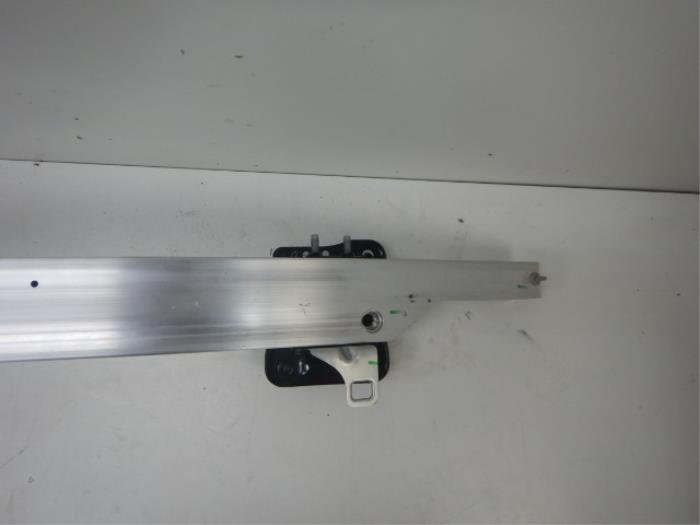 Tesla Model S Plaid Bumperbalk Voorzijde