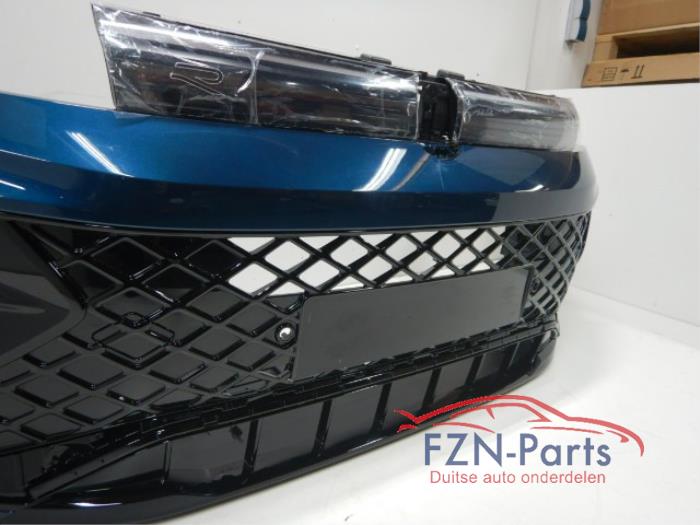 VW Tiguan 571 Voorbumper R-Line met Grille 6PDC LP5J Kleur: LP5J Nightshade blue 571807217BGrille verlicht Mist chrome lijst zie fotosVoor bumper voorzijde R Line Grille Blauw 2.0 TDI 157056 01-09-2023 07-03-2024
2.0 TDI 4motion 157100 01-09-2023 07-03-2024
1.5 eTSI 157055 01-09-2023 07-03-2024
1.5 eTSI 157054 01-09-2023 07-03-2024 Voorbumper Bumpers, grille en toebehoren