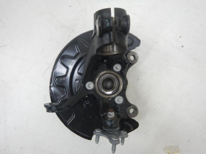 VW Golf 7 Fusee Links-voor