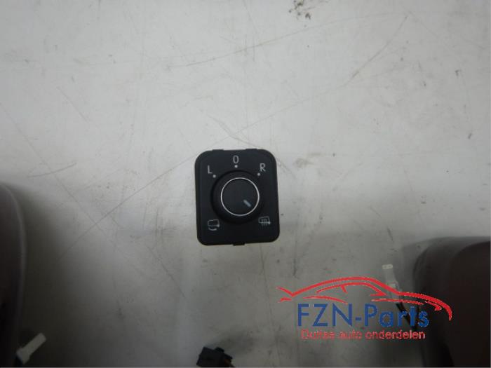 VW Tiguan 5NA Spiegelset Inklapbaar Side-assist LR8Y Bruin Elektrisch verstel verwarm en inklapbaarMist side assist lampjeHome comingKleur: LR8Y Ginger brown13/15 draadsZij buiten spiegel set links rechts compleet inclusief schakelaar