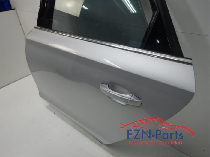 Portier 4Deurs links-achter Audi A8 (22743245)