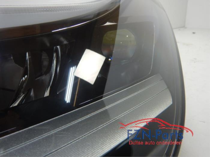 Tesla Model 3 Facelift Koplamp Links Volled