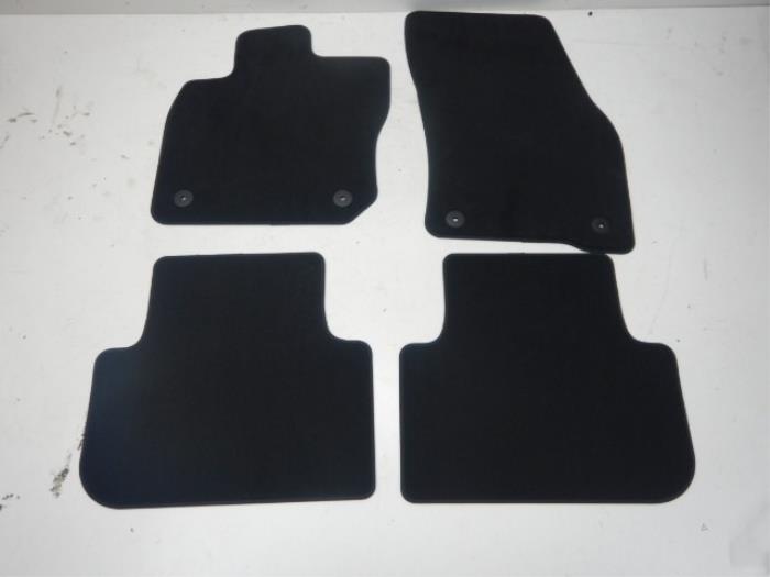VW Tiguan 571 Mattenset Compleet