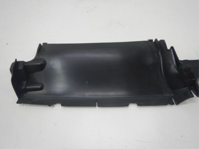 Luchtgeleider Volkswagen Passat (22735671)