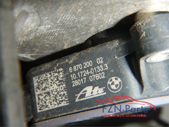 BMW X5 Niveausensor Koplamphoogteversteller 687020002 68702000283401VS1Niveausensor, Sensor, Koplamphoogteversteller, X5 xDrive 45 e Plug-in-Hybrid 133258 01-06-2019 27-11-2022
xDrive 30 d Mild-Hybrid 141151 01-08-2020 07-03-2024
xDrive 50 i 131417 01-08-2018 01-07-2019
xDrive 45 e Plug-in-Hybrid 133260 01-06-2019 01-03-2023
xDrive 25 d 137597 01-08-2019 01-03-2023
xDrive M50 i 136647 01-08-2019 01-03-2023
xDrive 40 d Mild-Hybrid 154729 01-06-2023 07-03-2024
xDrive 40 i Mild-Hybrid xDrive