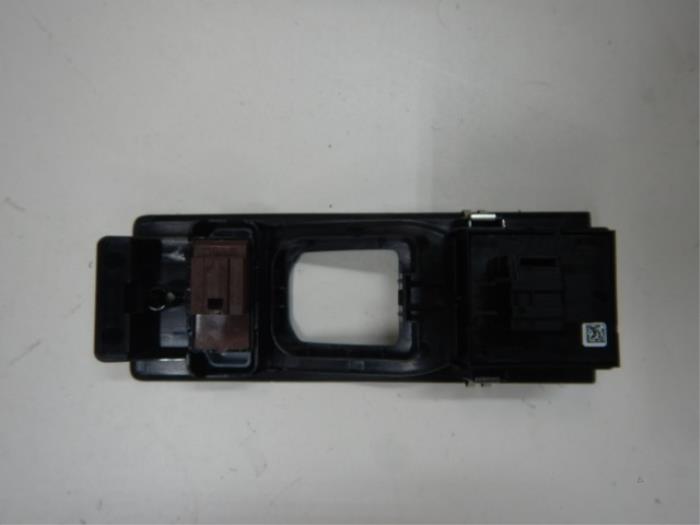 VW Transporter T6.1 Raamschakelaar Links-voor