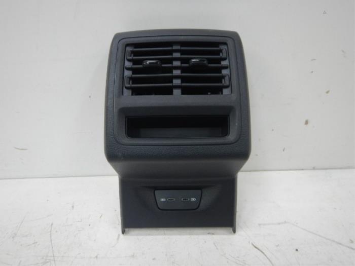 VW Golf 8 Middenconsole Armsteun Achterzijde USB C