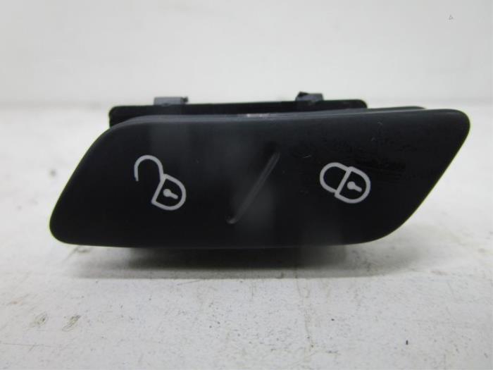 Centrale deurvergrendeling Schakelaar Volkswagen Scirocco (22738724)