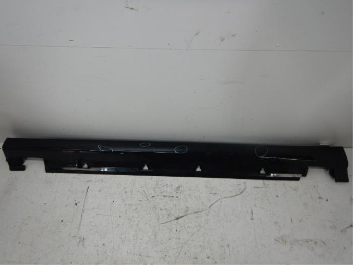 Zijskirt links Mercedes ML-Klasse (22727606)