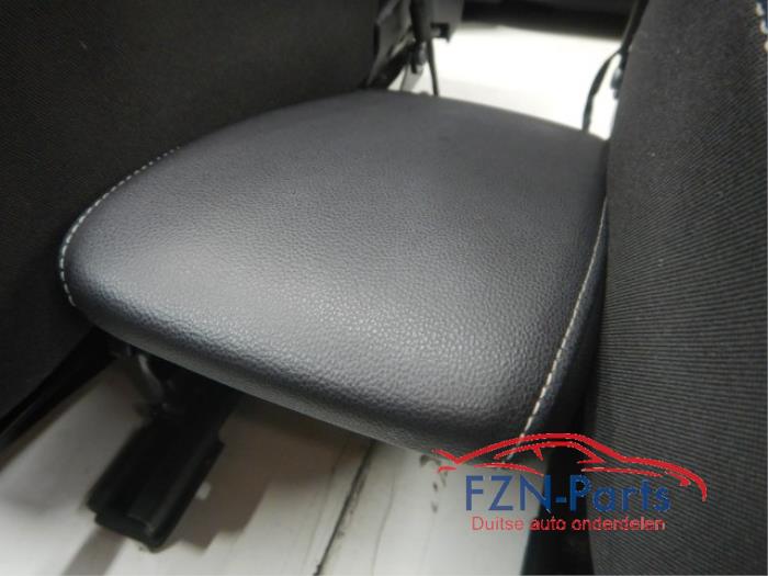 VW Tiguan 5NA R-Line Interieur Alcantara Stof Leer Verwarmd Voorstoelen hoogteverstel en verwarmbaarAirbags voorAirbags Achter overzettenZonder deurpanelenOude airbags retourInterieur, Stof, Leer, Alcantara, Tiguan 5NA