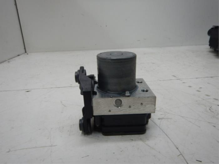 VW Polo 2G ABS Pomp (Hydraulic Unit Connector)