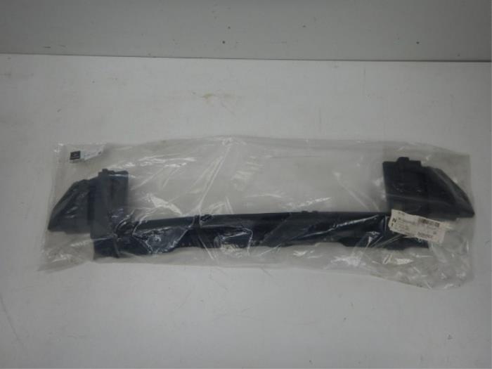 Bumperdeel midden-voor Mercedes GLA (22738014)