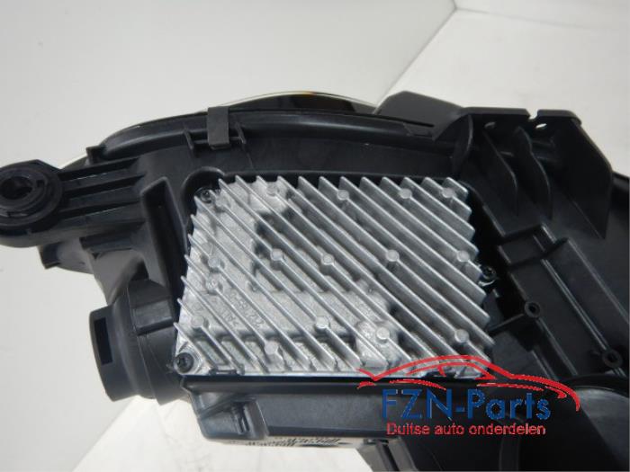 Audi A4 8W Facelift Matrix LED Koplamp Links L