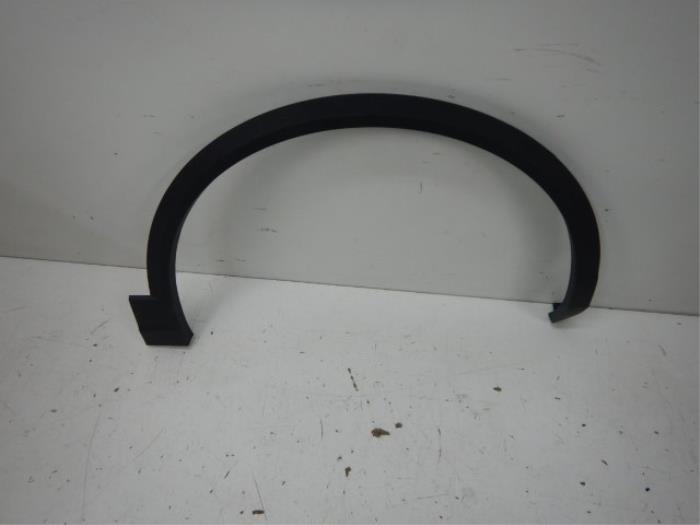 Wielrand achter Volkswagen T-Roc (22740555)