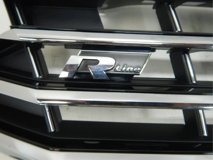 VW Passat B8 Facelift R-line Grille Chrome