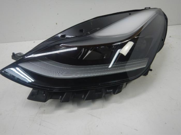Tesla Model 3 Facelift Koplamp Links Volled