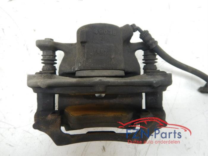 Remklauw (Tang) rechts-voor BMW 2-Serie (22732373)