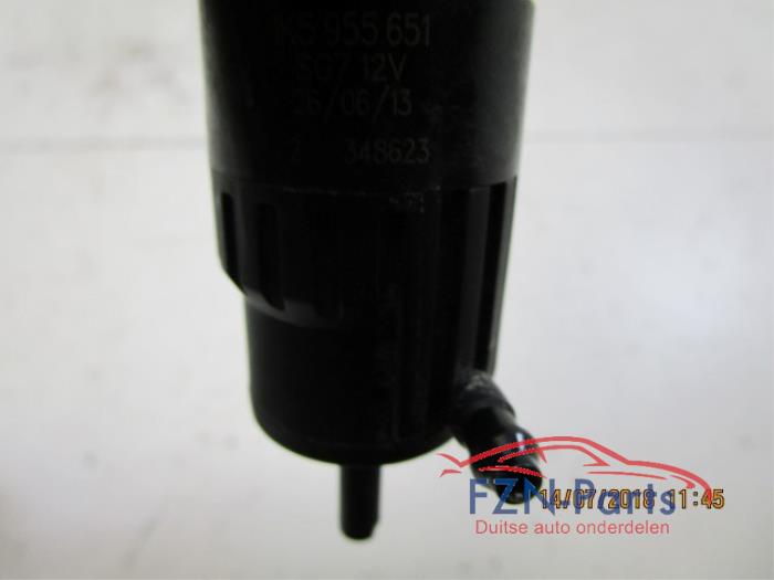 Ruitensproeier voor Volkswagen Jetta (22741957)