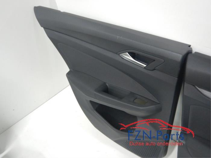 VW Golf 8 5H Interieur Stof Alcantara met Deurpanelen Voorstoelen elektrisch hoogteverstelbaarMassage MIST MODULE Eigen airbags overzetten GEEN STOELVERWARMING5 deurs , Interieur , Stof Alcantara , Stoel Stoelen Achterbank Deurpaneel