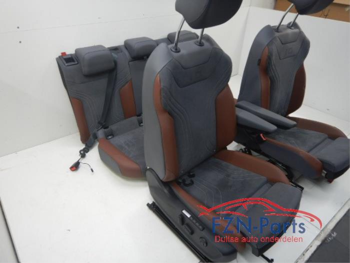 VW ID4 11A Interieur Leer-Alcantara Bruin/Grijs Elektrisch VerstelbaarMemory, MassageMist deurpanelenEigen Airbags overzettenInterieur, Achterbank, Leer-Alcantara, ID4 11A Electric