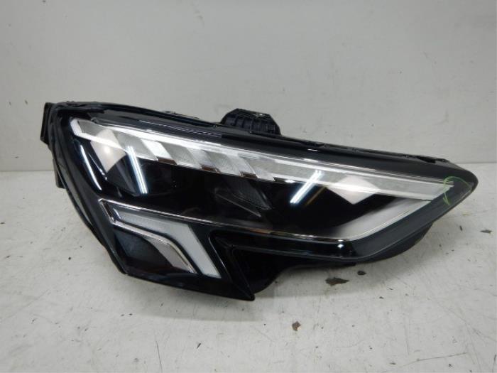 Audi A3 8Y VOLLED Koplamp Rechts