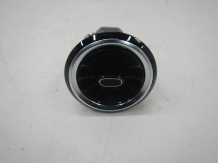 Luchtrooster zijkant Mercedes B-Klasse (22743858)