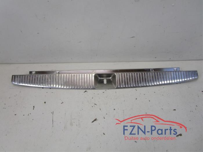Mercedes-Benz E-Klasse W212 Instaplijst Achterklep Chrome