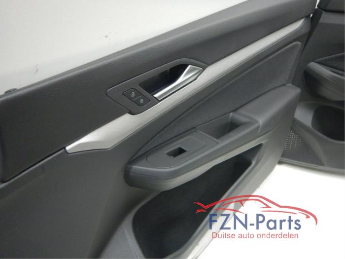 VW Golf 8 Interieur Stof Comfortline met Deurpanelen RHD 2.0 TDI GTD 143527 01-09-2020 07-03-2024
1.0 eTSI