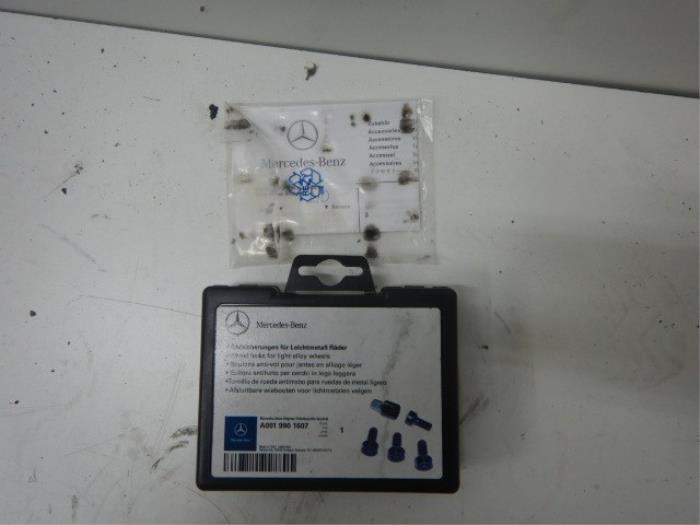 Wielbouten set Mercedes C-Klasse (22743368)