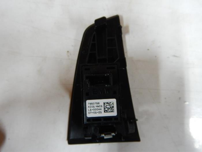 BMW F40 Raamschakelaar Links-achter